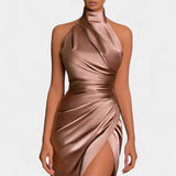 Symone Vestido Halter Torcido con Abertura Lateral Dramática