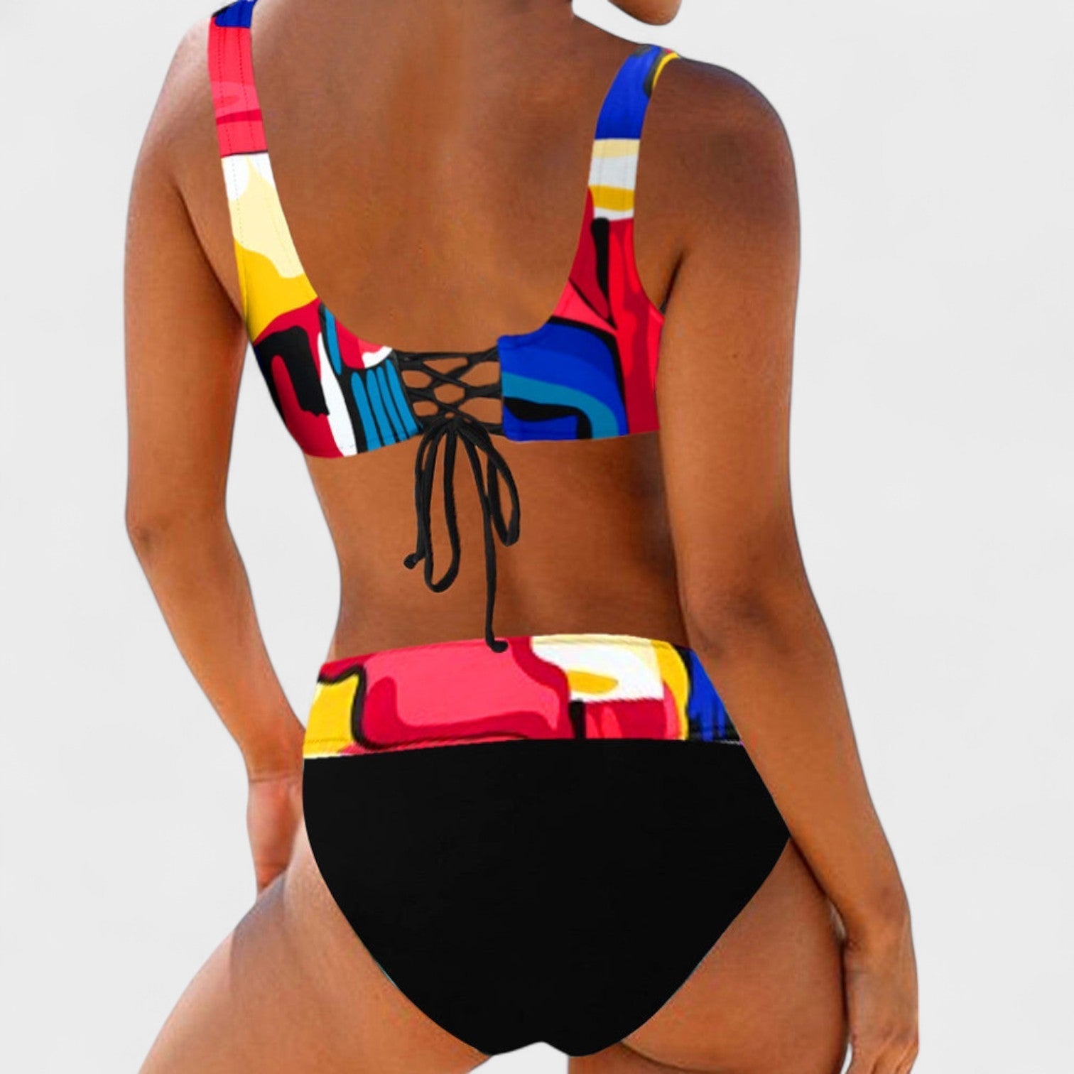 Eva – Bikini Colorido y Alegre que Realza Tu Verano