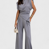 Sofia Conjunto Asimétrico con Hombros Drapeados