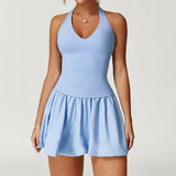 Conjunto deportivo con minifalda y top