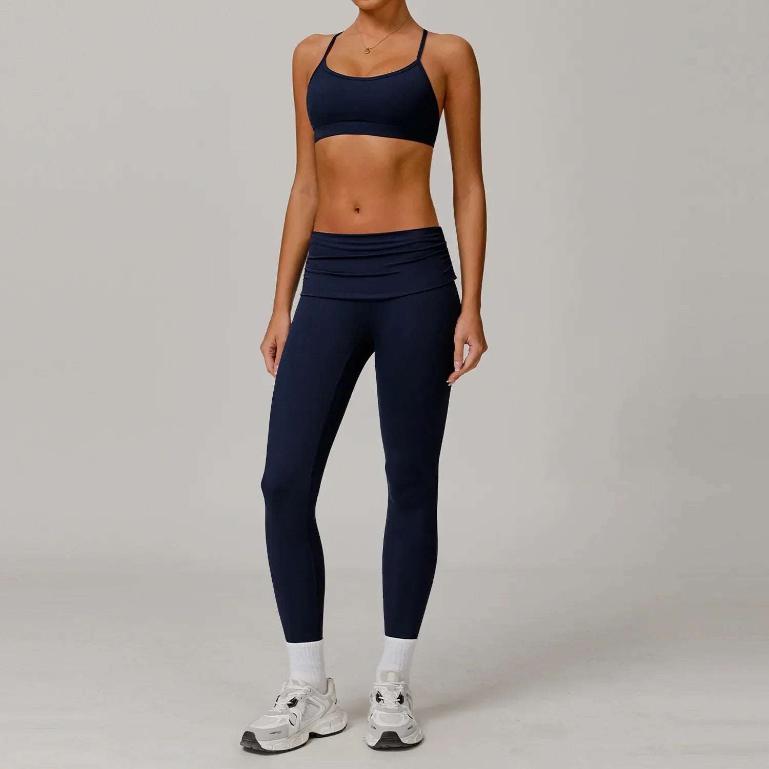 Conjunto deportivo con top y leggings