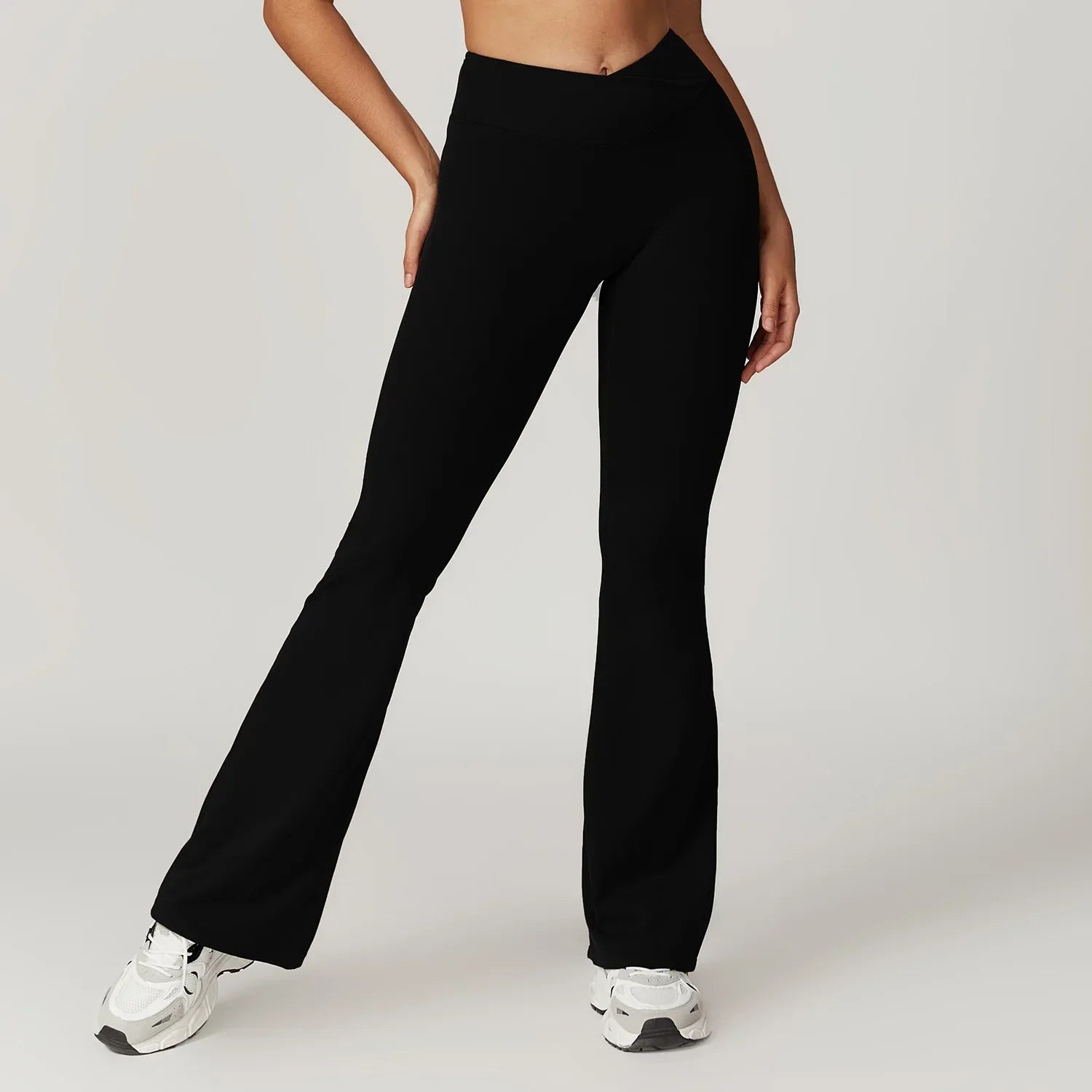 Pantalones deportivos estilo flare