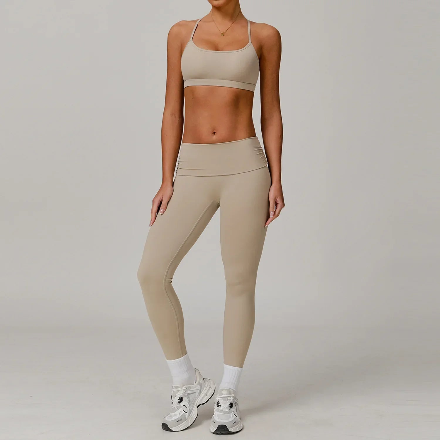 Conjunto deportivo con top y leggings