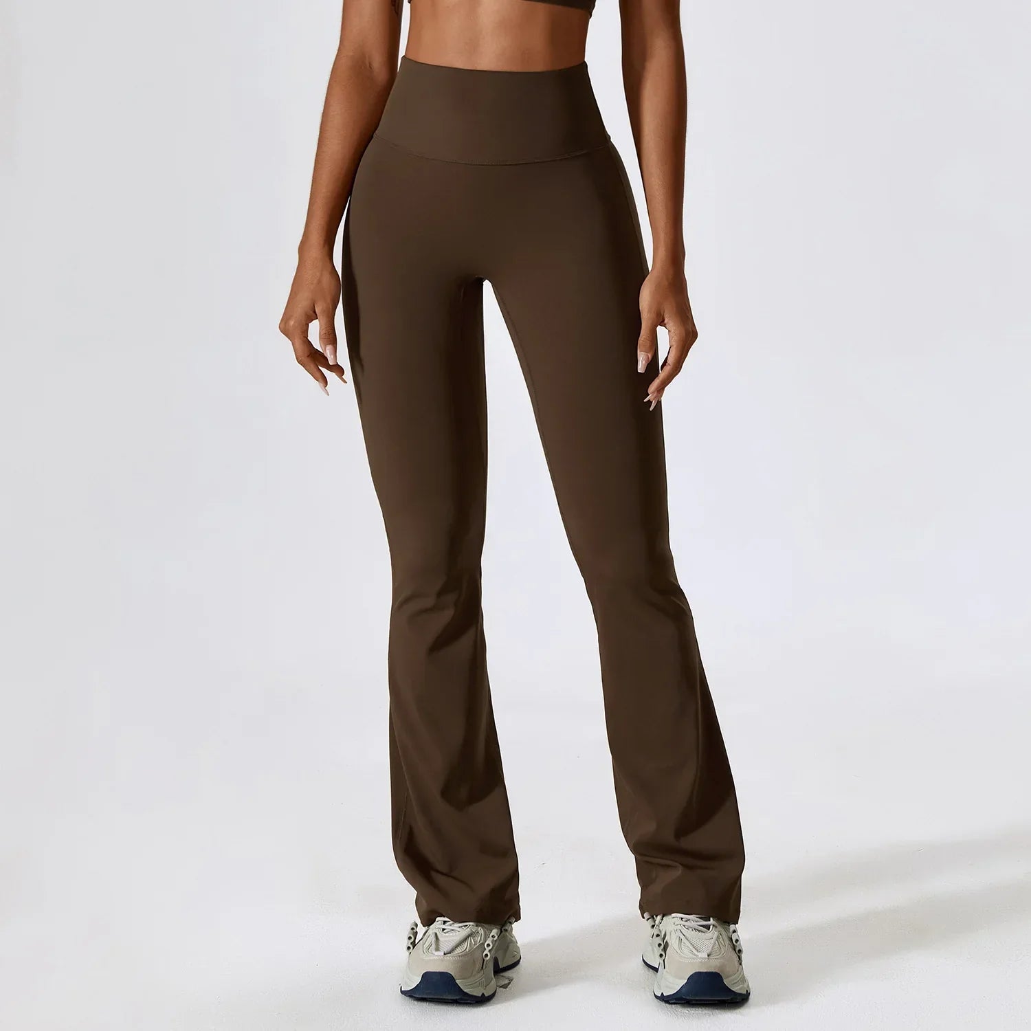 Pantalones con pernera flare