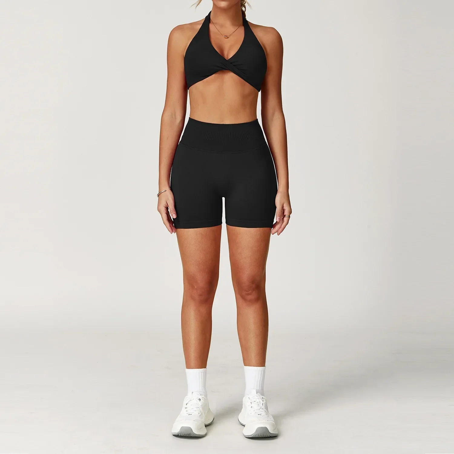 Conjunto deportivo sin costuras y con mallas ciclistas
