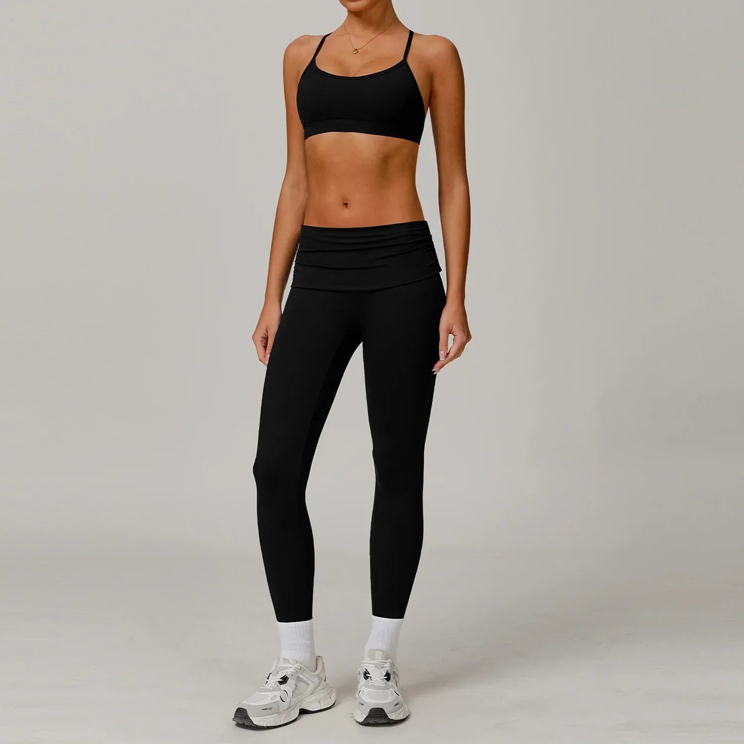 Conjunto deportivo con top y leggings