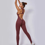 Mono deportivo con escote halter y cremallera