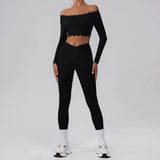 Conjunto deportivo con top de manga larga y volantes