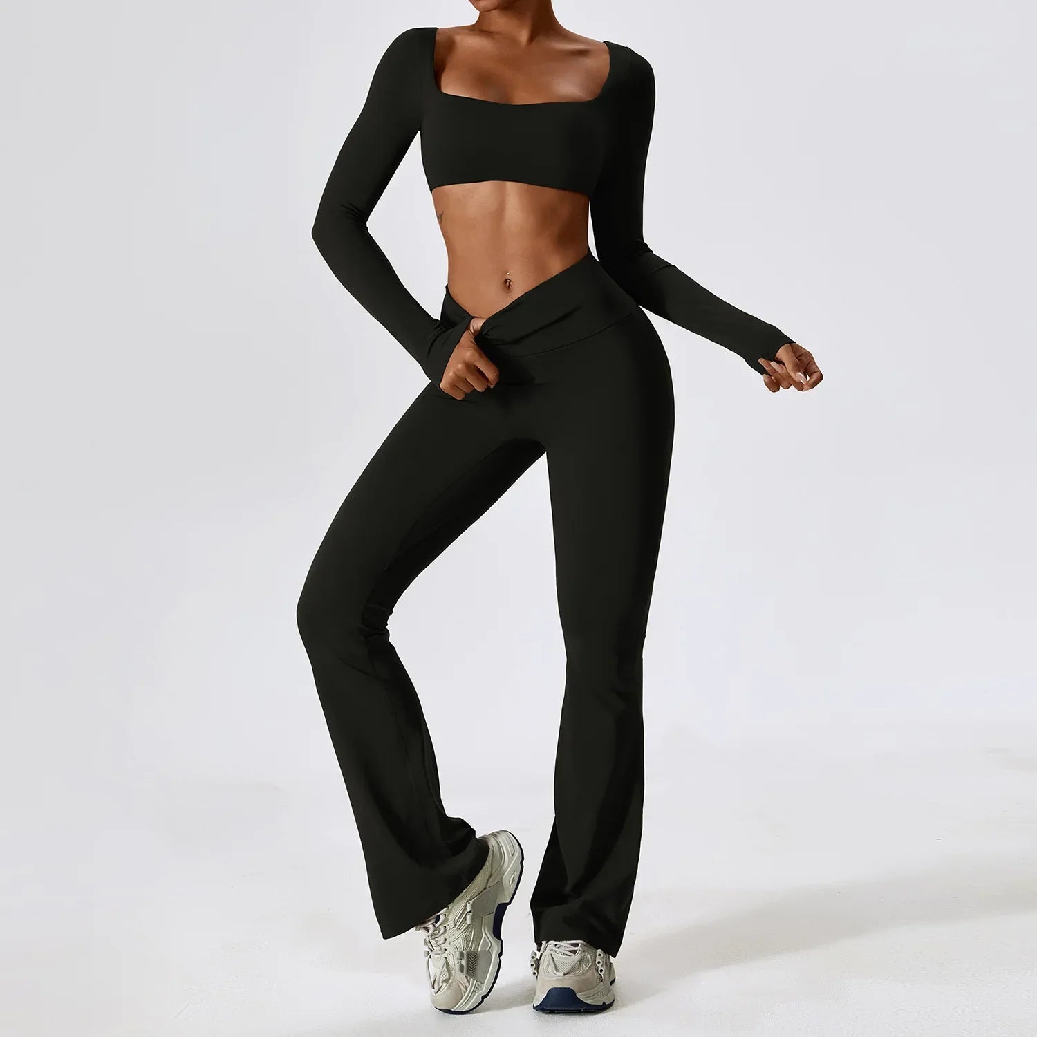 Conjunto deportivo con crop top de manga larga