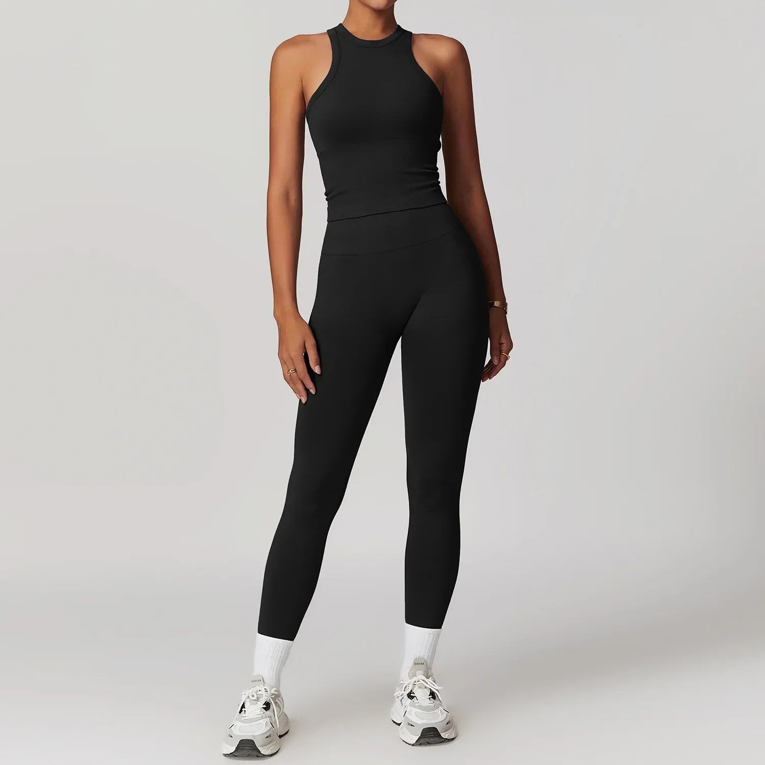 Conjunto con leggings y top sin mangas