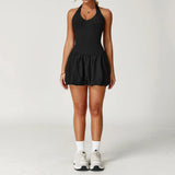 Conjunto deportivo con minifalda y top