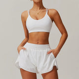 Conjunto deportivo con pantalones cortos