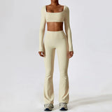 Conjunto deportivo con crop top de manga larga
