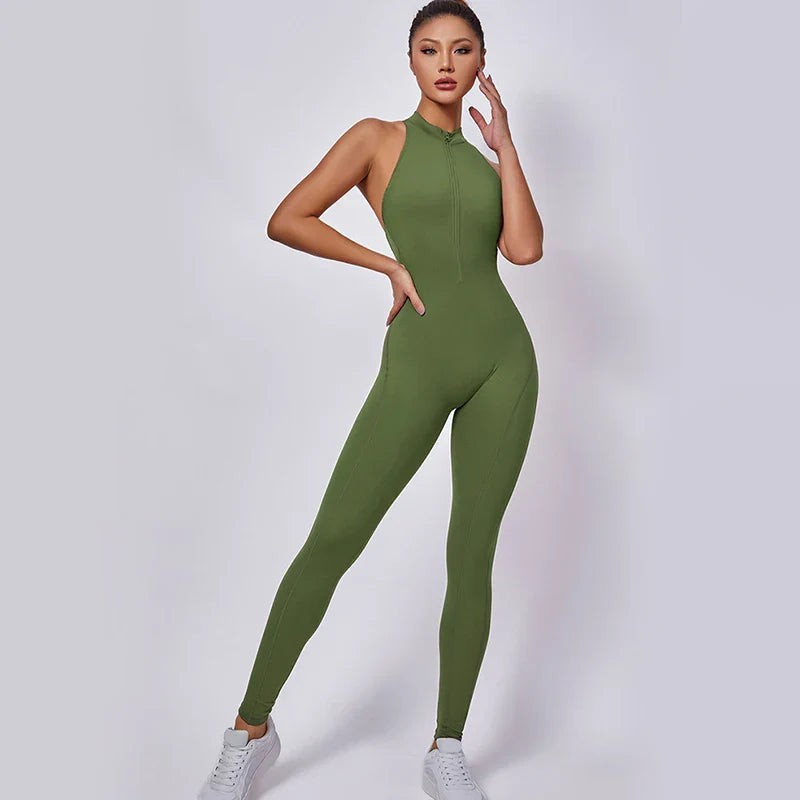 Mono deportivo con escote halter y cremallera