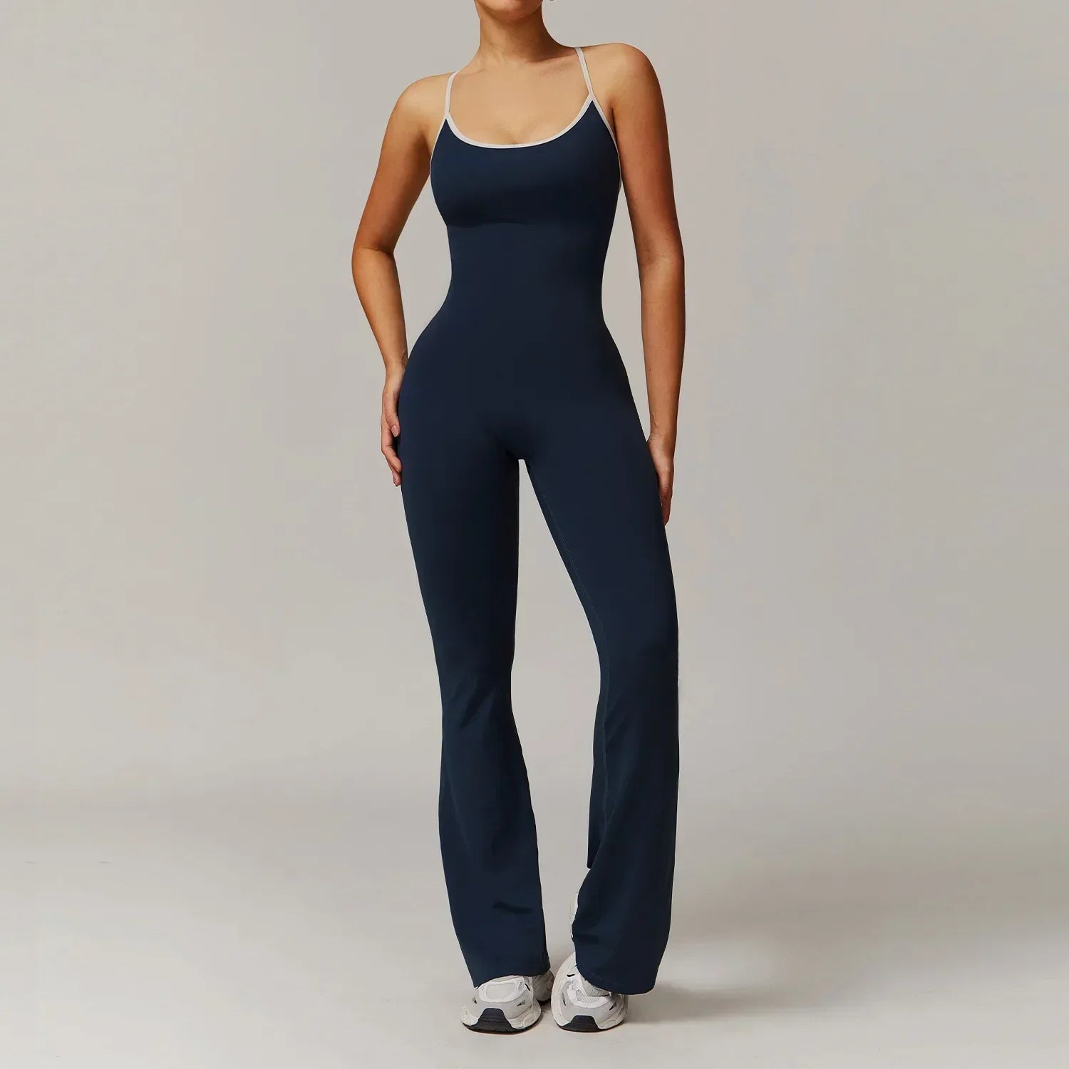 Mono deportivo con espalda en V