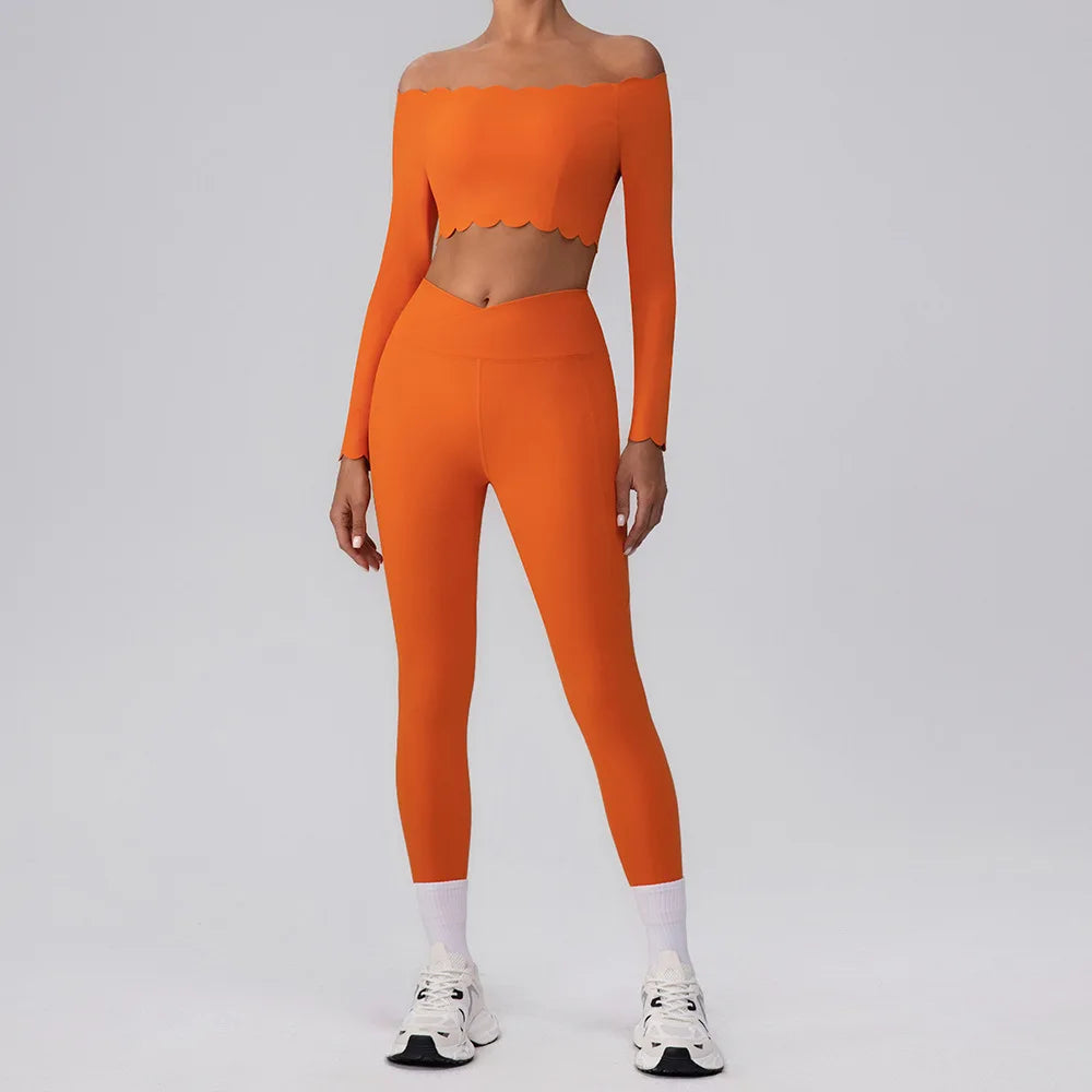 Conjunto deportivo con top de manga larga y volantes
