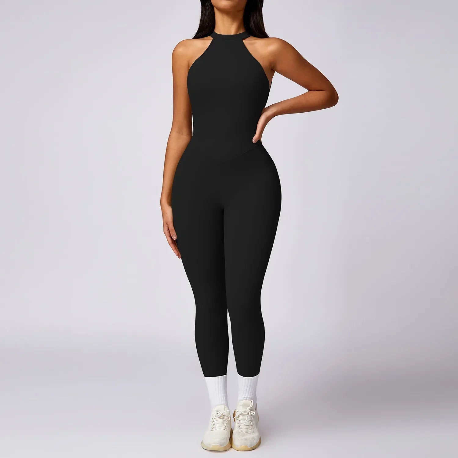 Mono deportivo con espalda descubierta