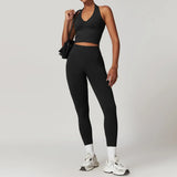 Conjunto deportivo con escote y leggings