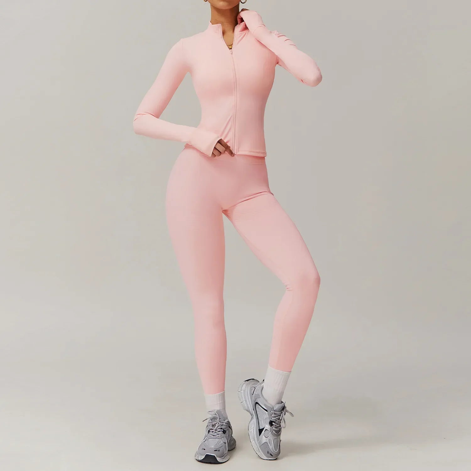 Conjunto deportivo con sudadera y leggings