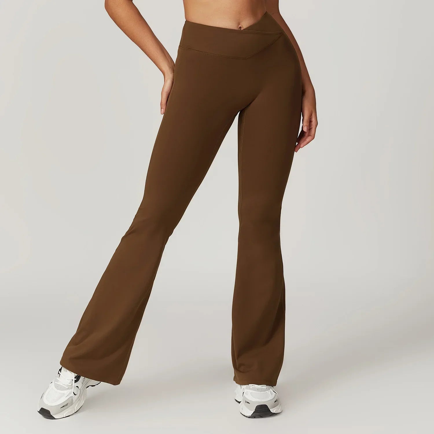 Pantalones deportivos estilo flare