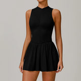 Vestido deportivo con cremallera y pantalones escondidos