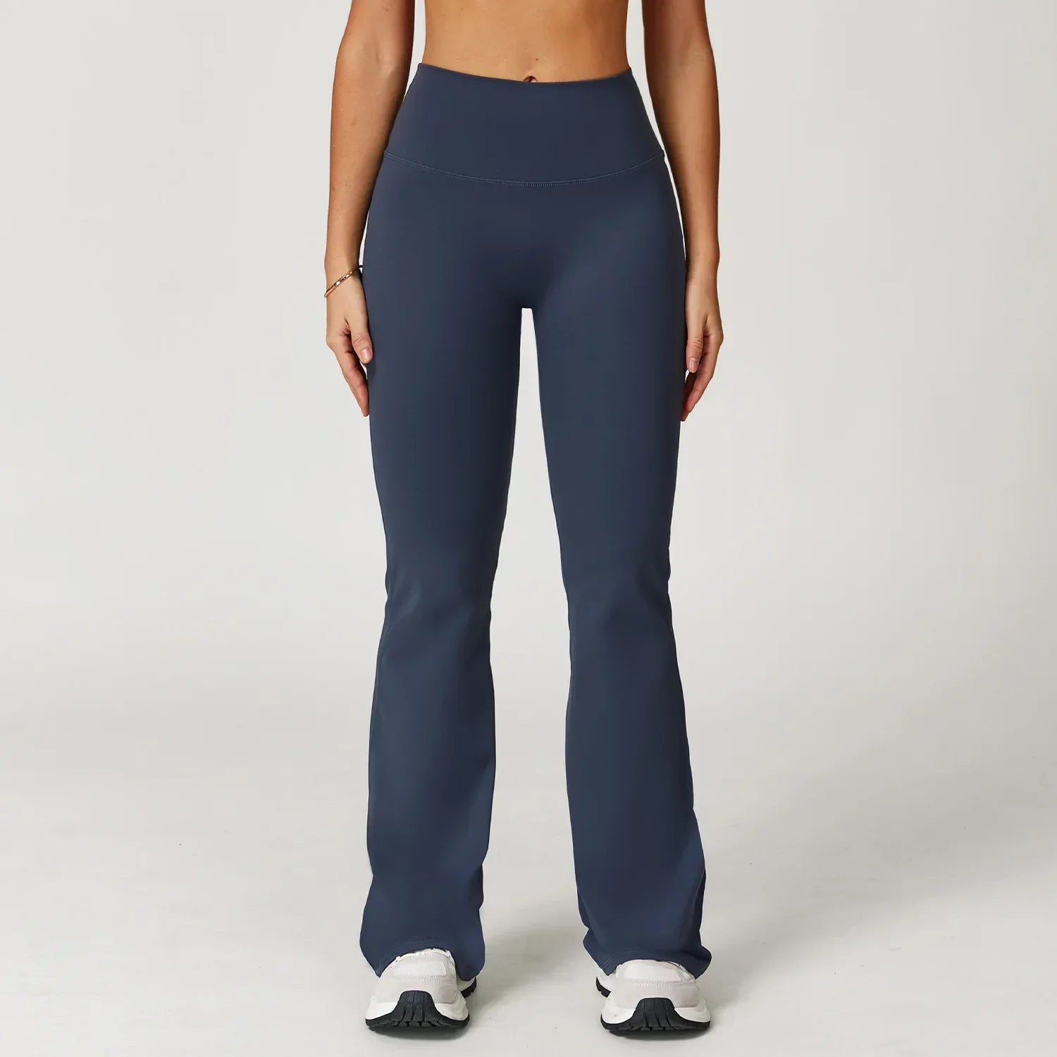 Pantalones de gimnasio con pernera de campana